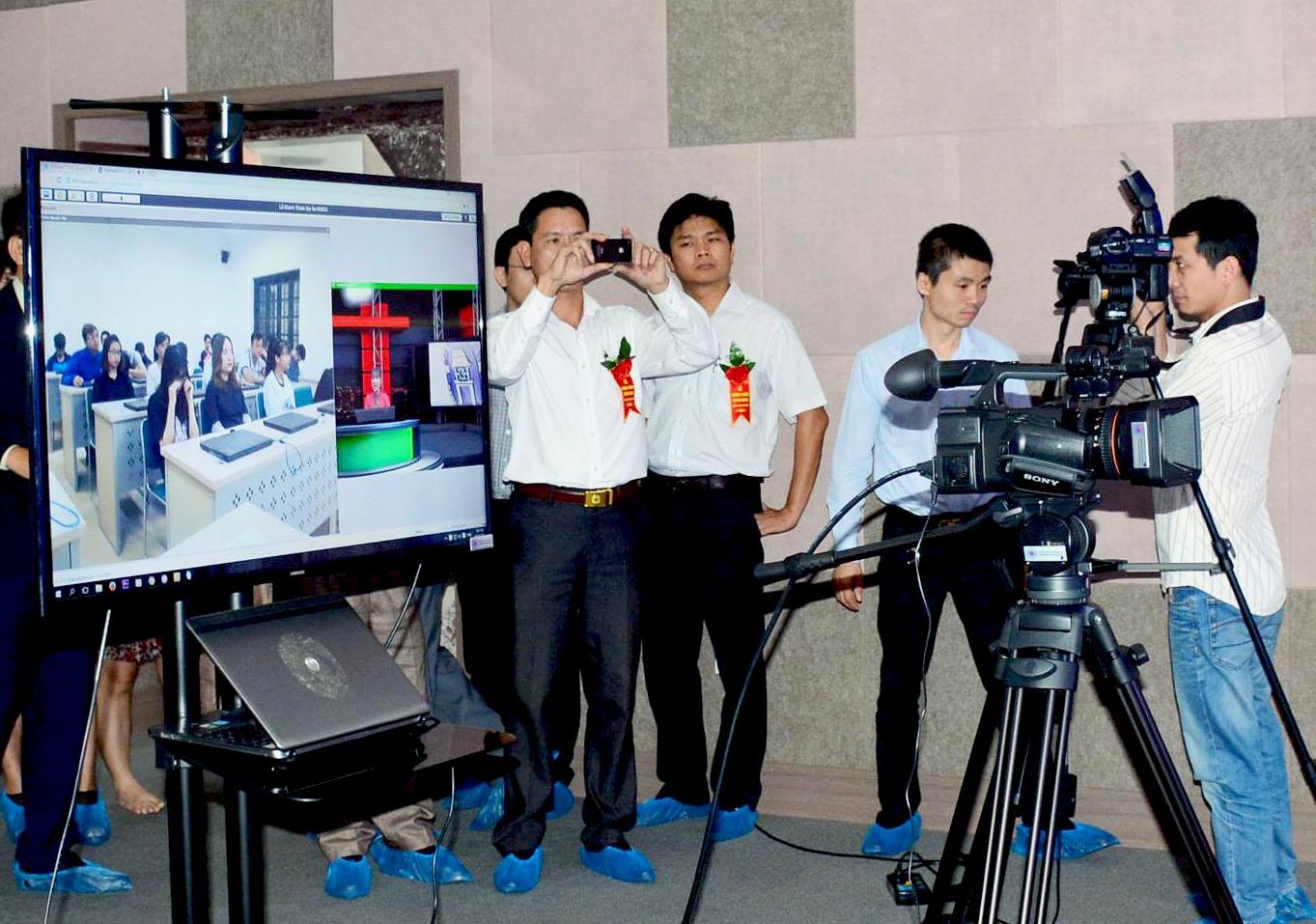 Giải bài toán về tự chủ đại học